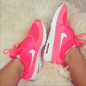 salmon pink air max